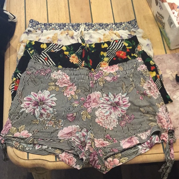 BeBop Pants - Juniors shorts size Xl